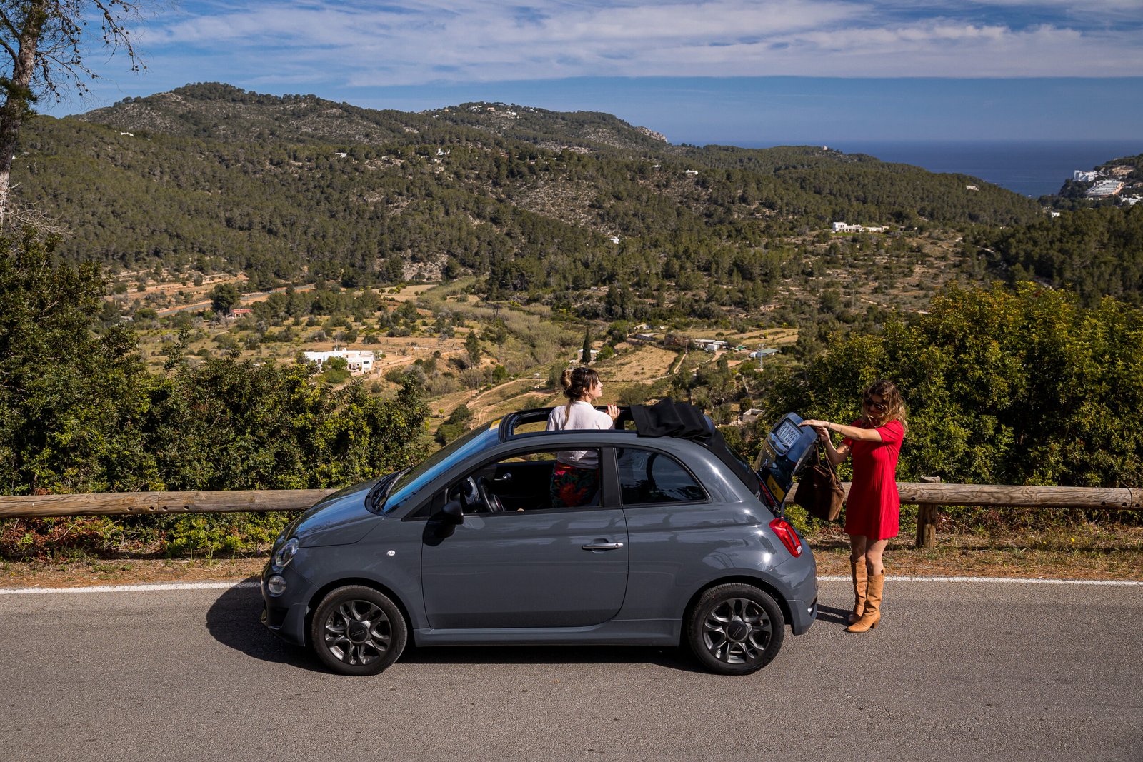 Consejos para organizar el equipaje en un coche de alquiler