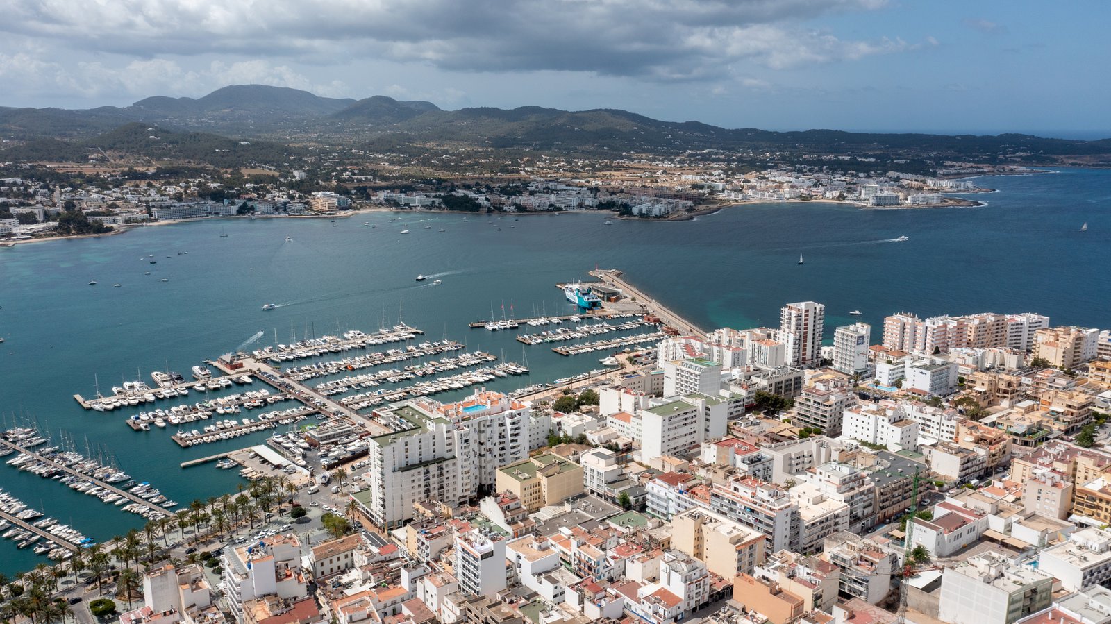 San Antonio: Descubre el Encanto Auténtico de Ibiza