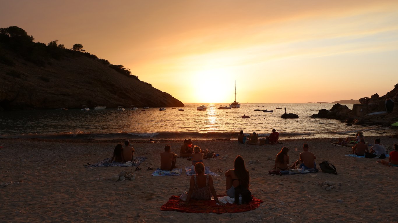 Scopri i migliori luoghi per ammirare il tramonto a Ibiza