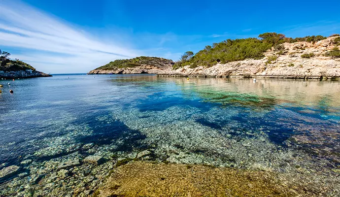 Descubre Portinatx, un paraíso escondido en Ibiza