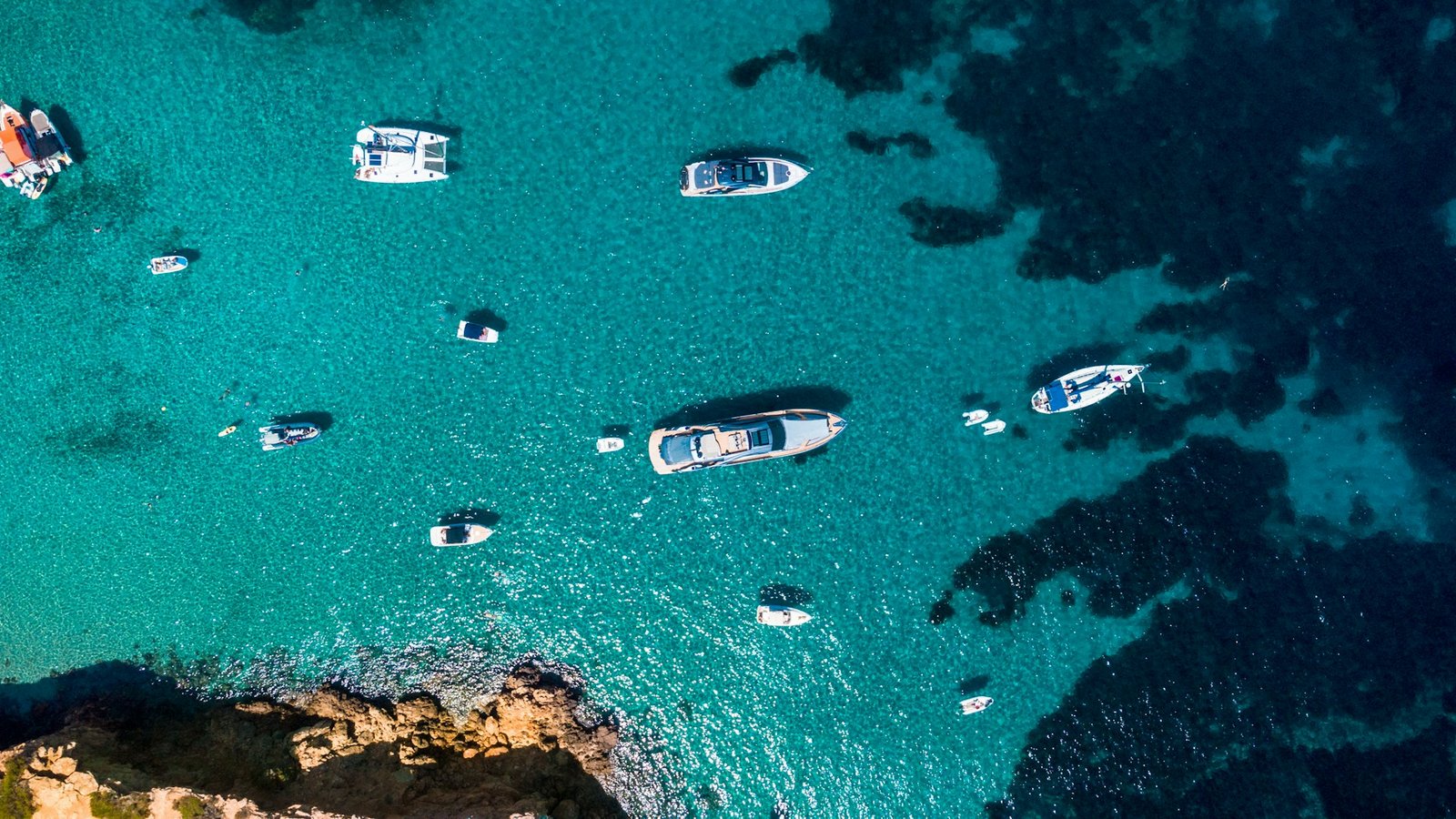 Cala Bassa, un paraíso Mediterráneo al alcance de todos