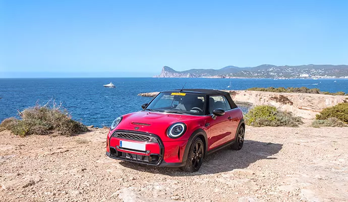 Noleggio auto con cambio automatico o manuale a Ibiza: vantaggi e svantaggi