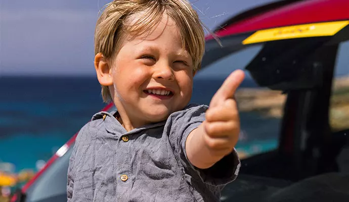 Mejores coches de alquiler para familias en Ibiza
